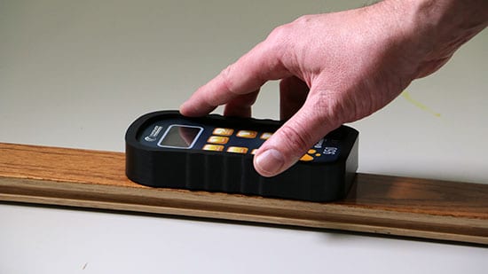 pinless moisture meter for woodworking