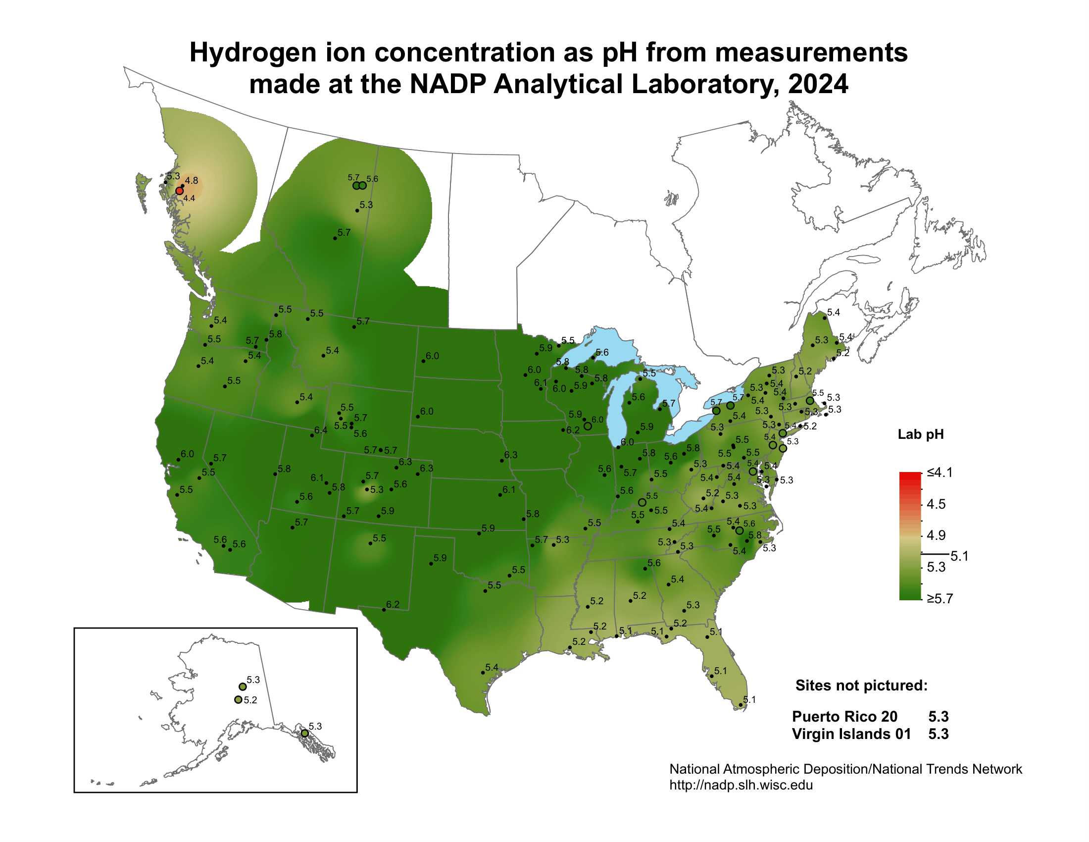 北米降水における水素イオン濃度とpHの関係を示す2024年の地図（NADP分析研究所提供）。赤色（最も酸性度が高い、≤4.1）から緑色（最も酸性度が低い、≥5.3）まで色分けされている。